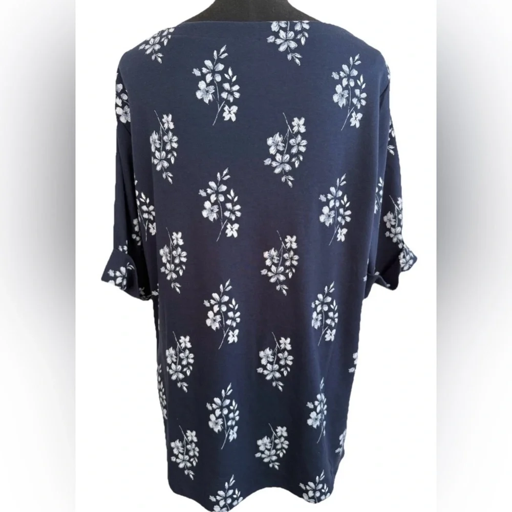 Style&Co. Women’s Short Sleeve Navy & Light Blue Floral Top, Plus Size 3X, NWT - Picture 3 of 12
